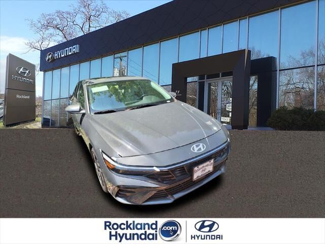 2025 Hyundai ELANTRA Hybrid Limited — photo 1 of 13