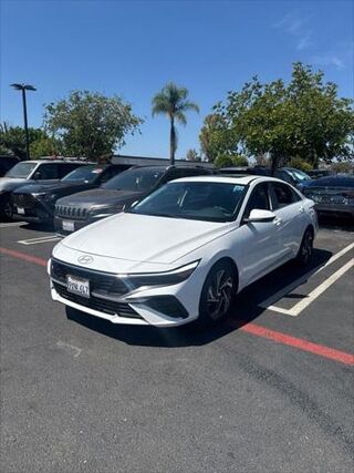 2025 Hyundai ELANTRA Hybrid Limited — photo 1 of 32