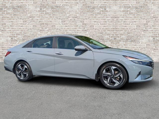 2022 Hyundai ELANTRA Limited