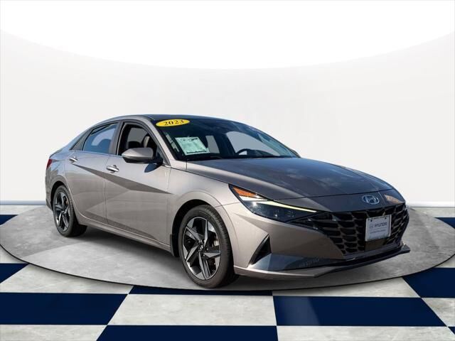 2023 Hyundai ELANTRA Limited — photo 1 of 13