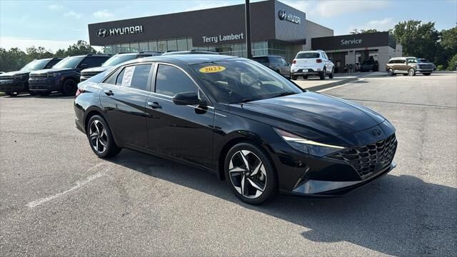 2023 Hyundai ELANTRA Limited — photo 1 of 1