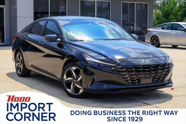 2023 Hyundai ELANTRA Limited — photo 1 of 13