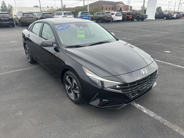 2022 Hyundai ELANTRA Limited — photo 1 of 13