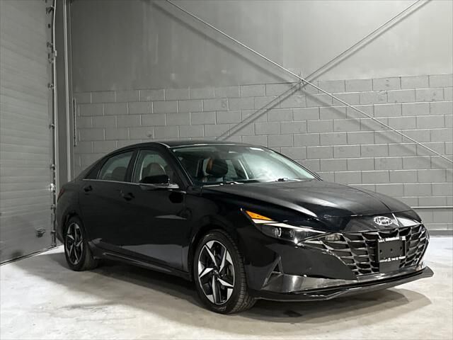 2022 Hyundai ELANTRA Limited — photo 1 of 26