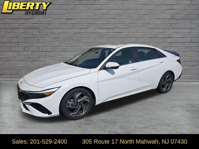 2024 Hyundai ELANTRA Limited