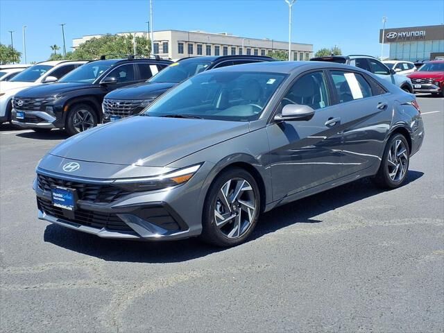 2024 Hyundai ELANTRA Limited — photo 1 of 13