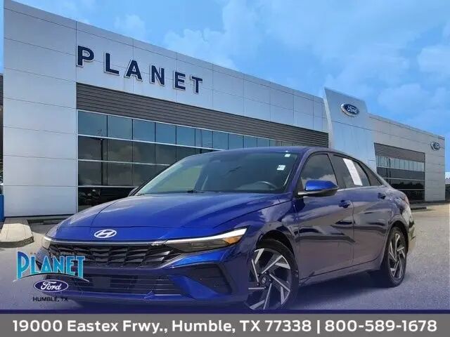2025 Hyundai ELANTRA Limited — photo 1 of 121
