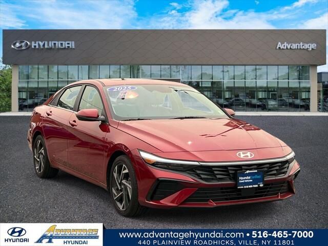 2025 Hyundai ELANTRA Limited — photo 1 of 12