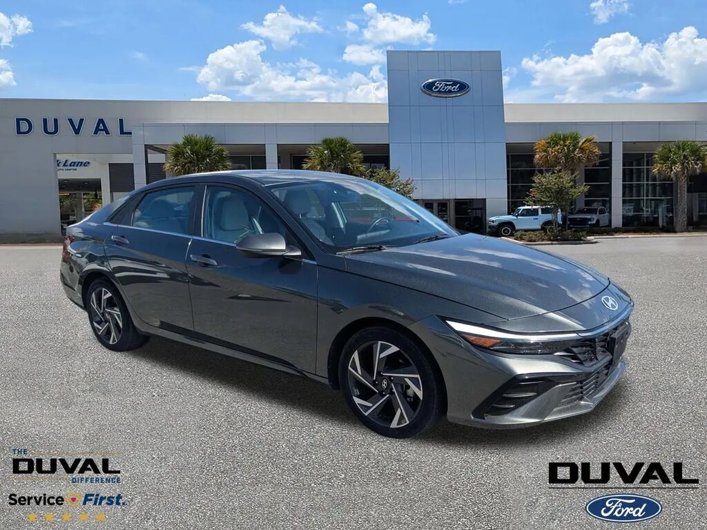 2025 Hyundai ELANTRA Limited — photo 1 of 36