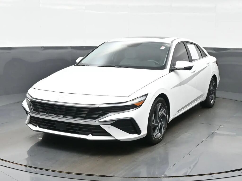 2024 Hyundai ELANTRA Limited — photo 1 of 13