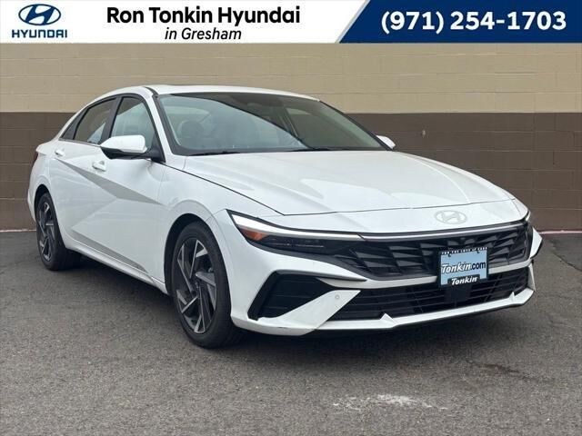 2024 Hyundai ELANTRA Limited — photo 1 of 13