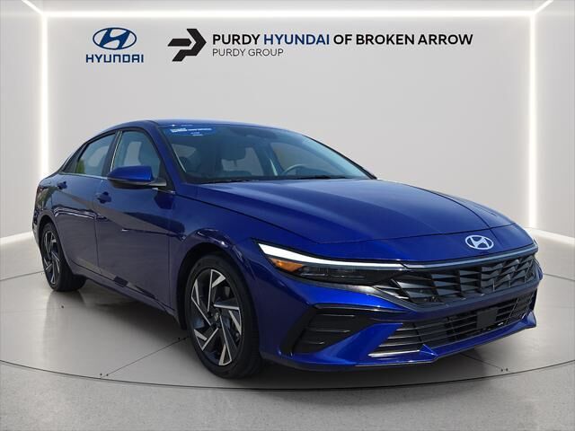 2025 Hyundai ELANTRA Limited — photo 1 of 13