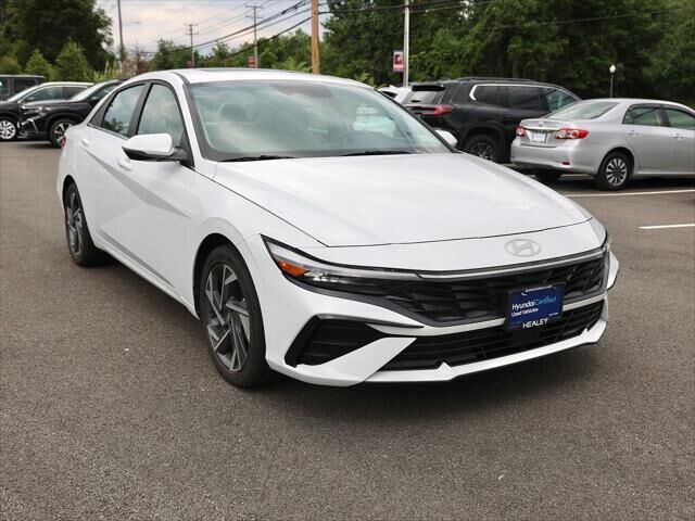 2025 Hyundai ELANTRA Limited — photo 1 of 13
