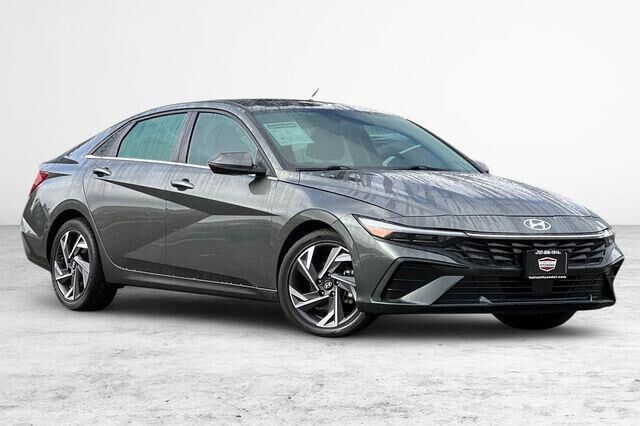 2025 Hyundai ELANTRA Limited