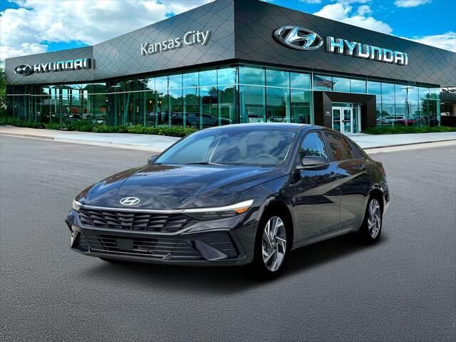 2026 Hyundai ELANTRA Limited — photo 1 of 13