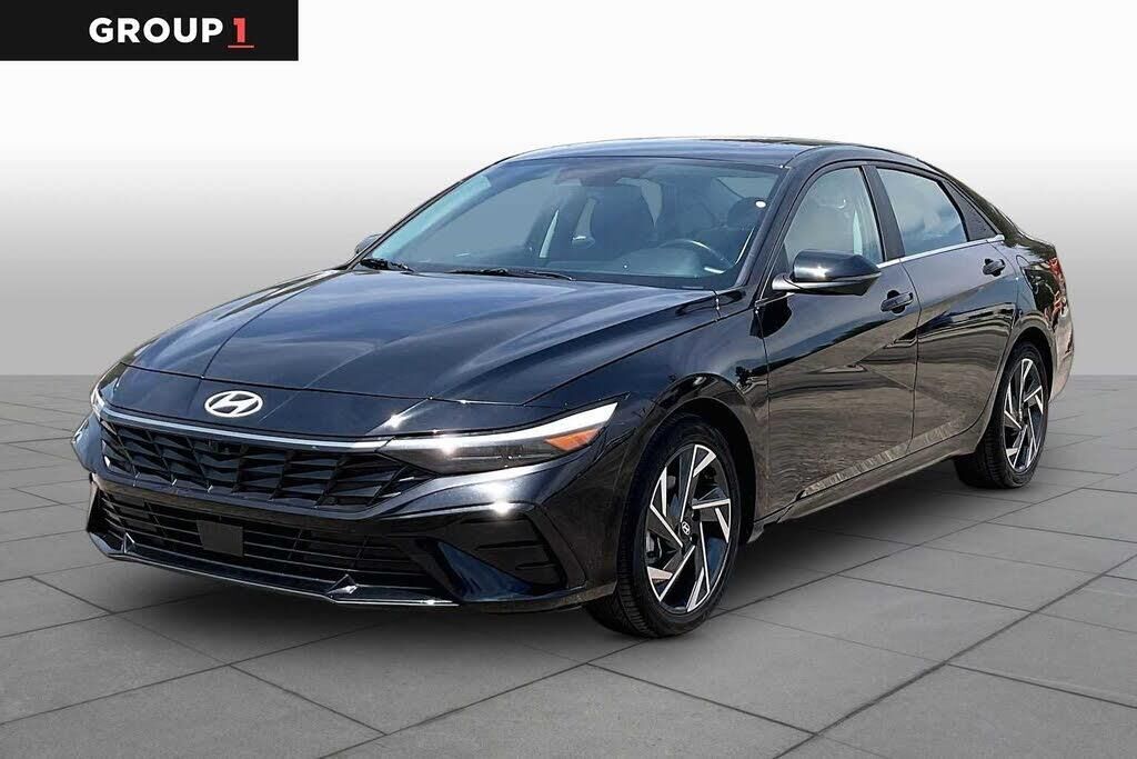 2024 Hyundai ELANTRA Limited — photo 1 of 14