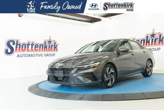 2024 Hyundai ELANTRA Limited — photo 1 of 13