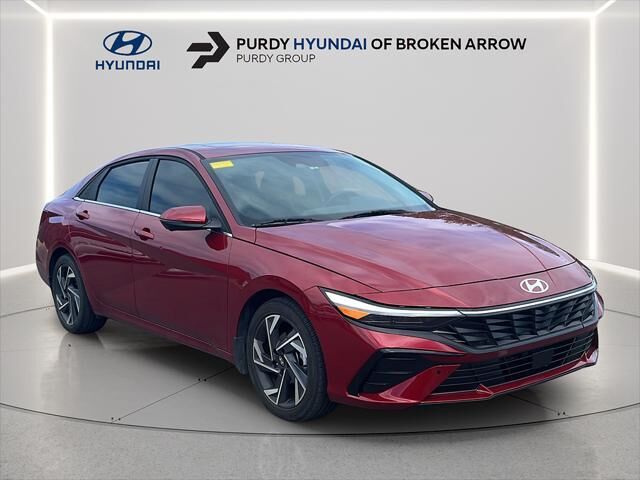 2024 Hyundai ELANTRA Limited — photo 1 of 13