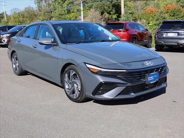 2025 Hyundai ELANTRA Limited