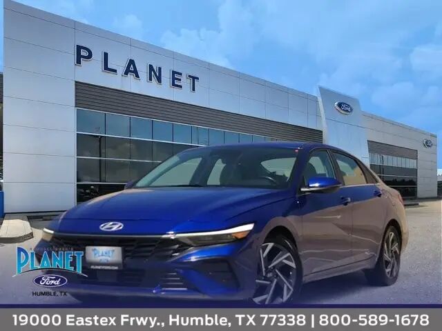2025 Hyundai ELANTRA Limited — photo 1 of 138
