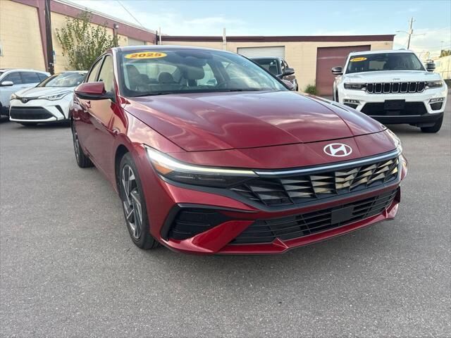 2025 Hyundai ELANTRA Limited