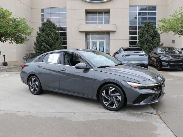 2024 Hyundai ELANTRA Limited
