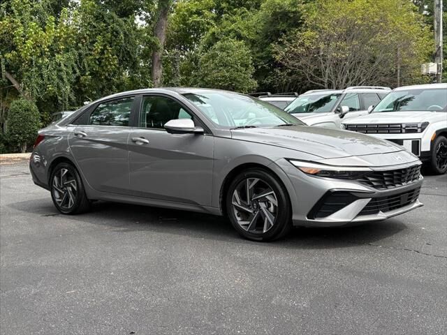 2024 Hyundai ELANTRA Limited