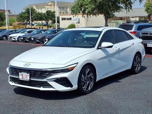 2025 Hyundai ELANTRA Limited — photo 1 of 39