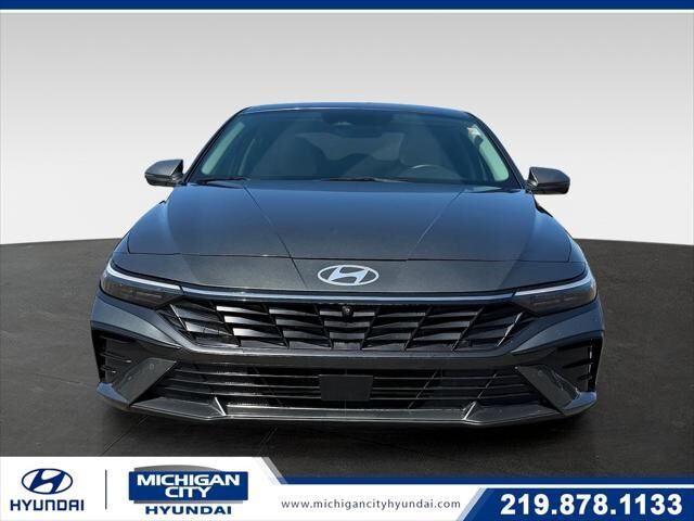 2024 Hyundai ELANTRA Limited — photo 1 of 13