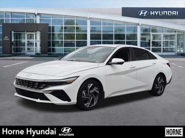 2024 Hyundai ELANTRA Limited — photo 1 of 13