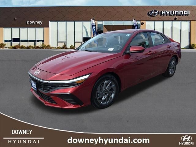 2024 Hyundai ELANTRA Limited — photo 1 of 38