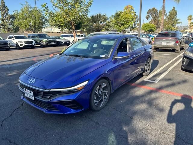 2024 Hyundai ELANTRA Limited — photo 1 of 21