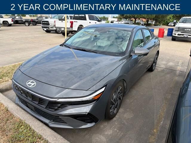 2024 Hyundai ELANTRA Limited — photo 1 of 14