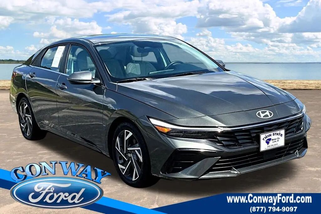2025 Hyundai ELANTRA Limited — photo 1 of 12