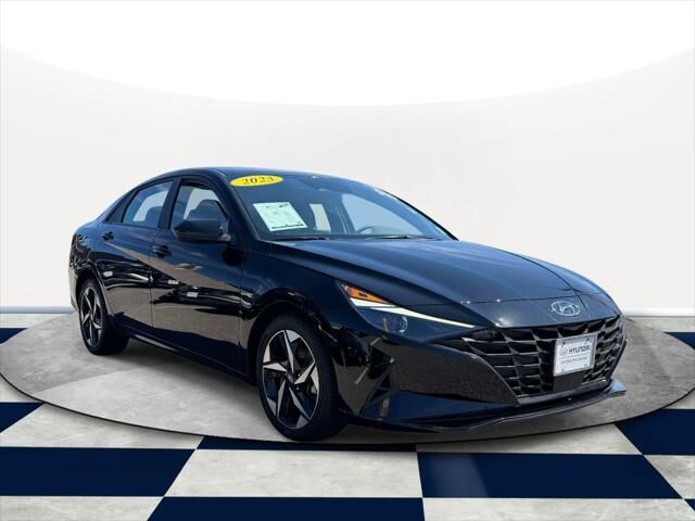 2023 Hyundai ELANTRA SEL — photo 1 of 38