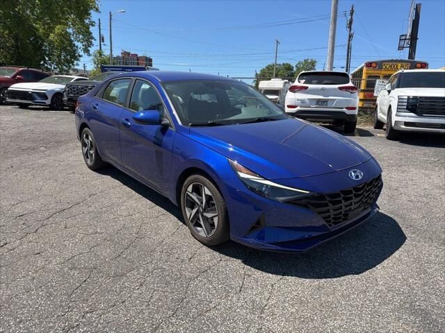 2023 Hyundai ELANTRA SEL — photo 1 of 13