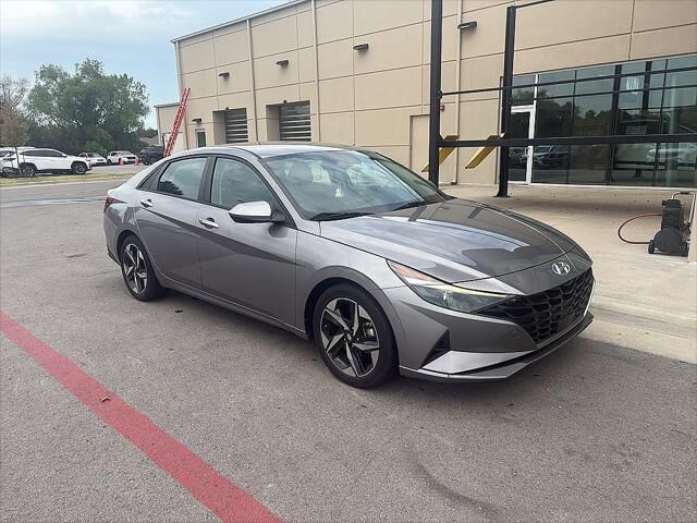2023 Hyundai ELANTRA SEL — photo 1 of 13
