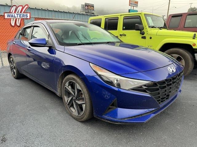 2023 Hyundai ELANTRA SEL — photo 1 of 13