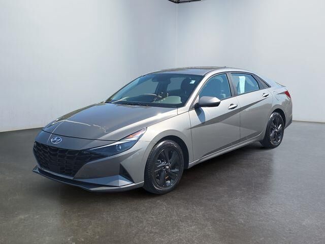 2022 Hyundai ELANTRA SEL — photo 1 of 26