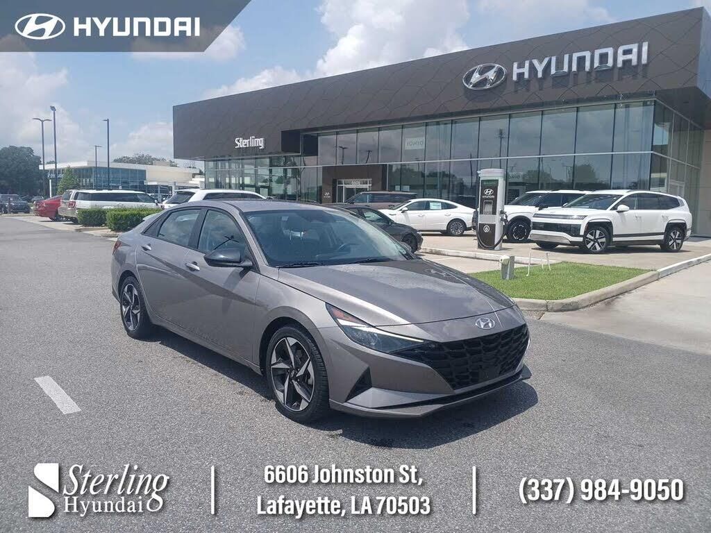 2023 Hyundai ELANTRA SEL — photo 1 of 2