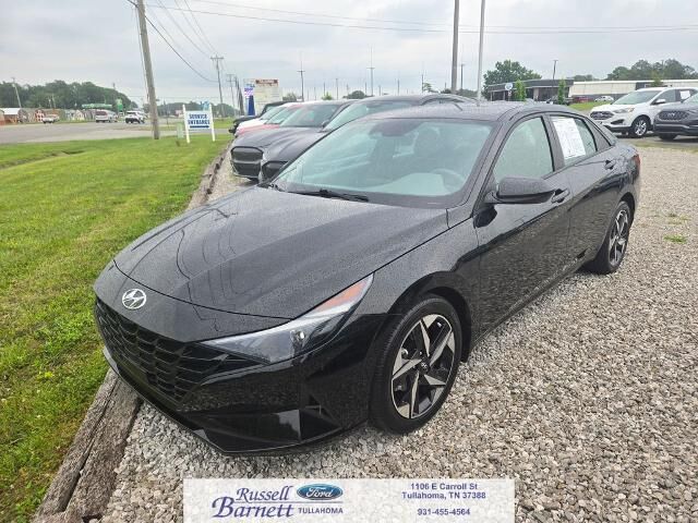 2023 Hyundai ELANTRA SEL — photo 1 of 11
