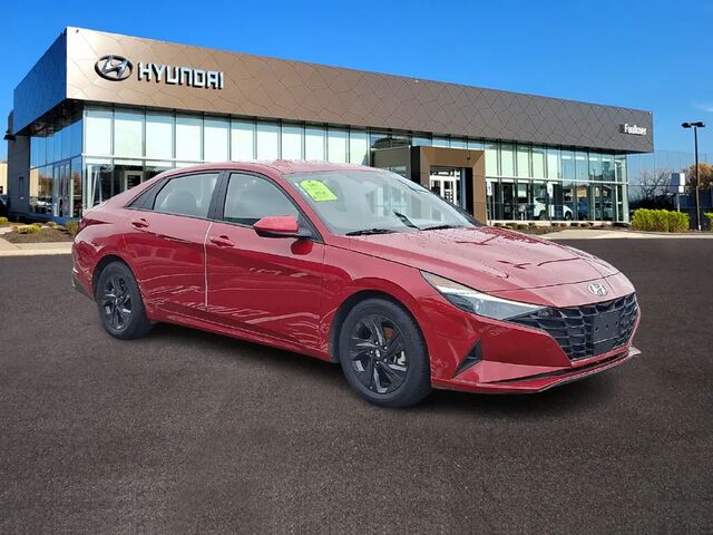 2022 Hyundai ELANTRA SEL