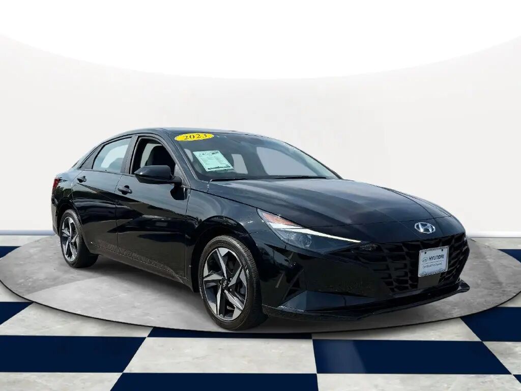 2023 Hyundai ELANTRA SEL — photo 1 of 13