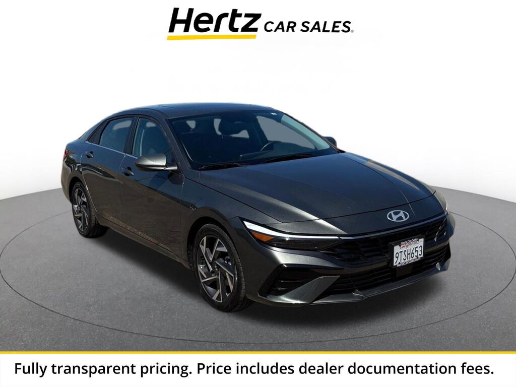 2025 Hyundai Elantra SEL Convenience — photo 1 of 13