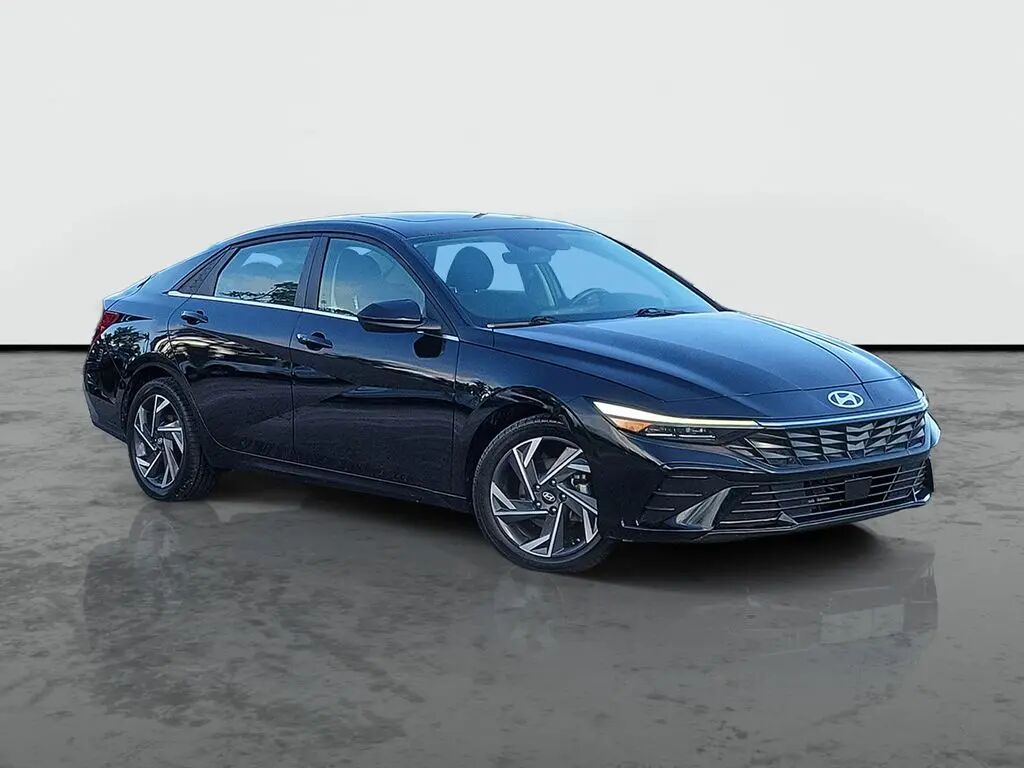2025 Hyundai ELANTRA SEL Convenience — photo 1 of 13
