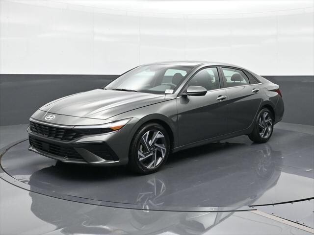 2025 Hyundai ELANTRA SEL Convenience — photo 1 of 13