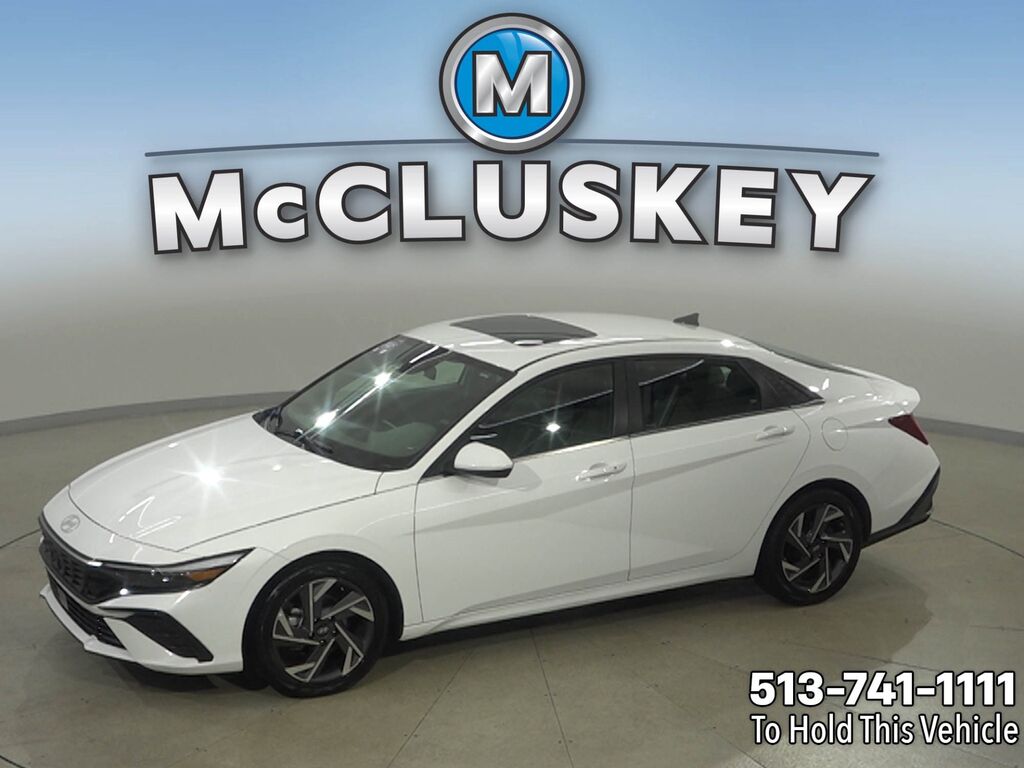 2025 Hyundai Elantra SEL Convenience — photo 1 of 5