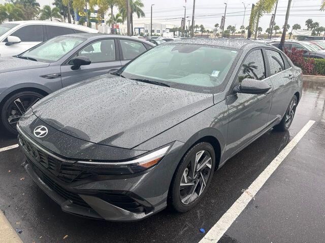 2024 Hyundai ELANTRA SEL — photo 1 of 13