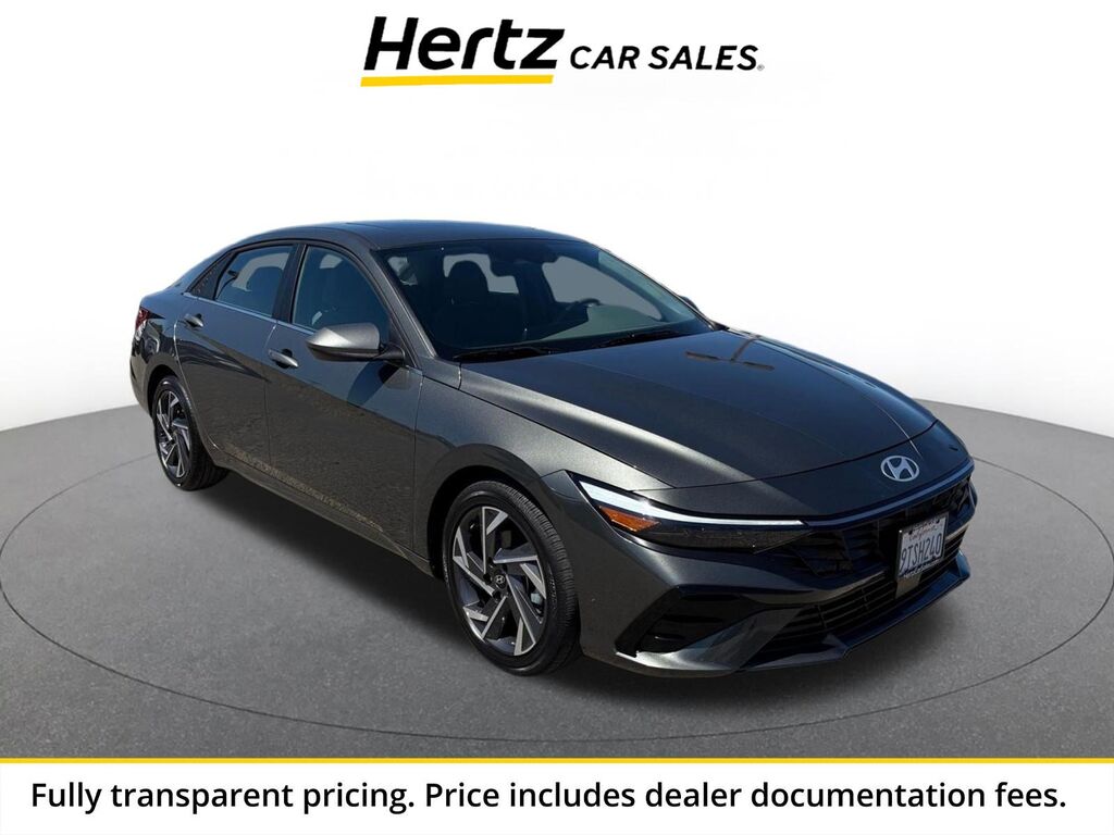 2025 Hyundai Elantra SEL Convenience — photo 1 of 1