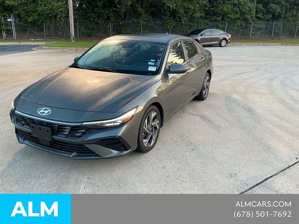 2025 Hyundai Elantra SEL Convenience — photo 1 of 13